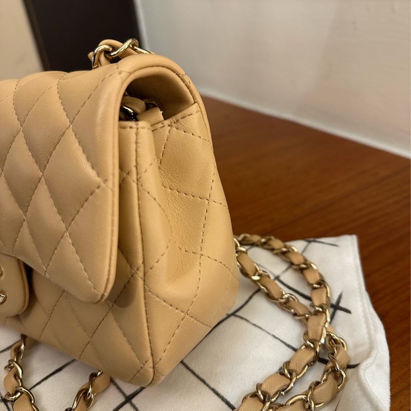 CHANEL 奶茶色淡金雙C COCO20 超級夯餒-1