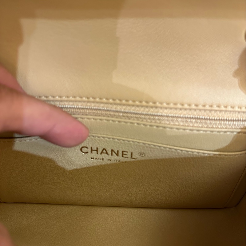 CHANEL 奶茶色淡金雙C COCO20 超級夯餒-11