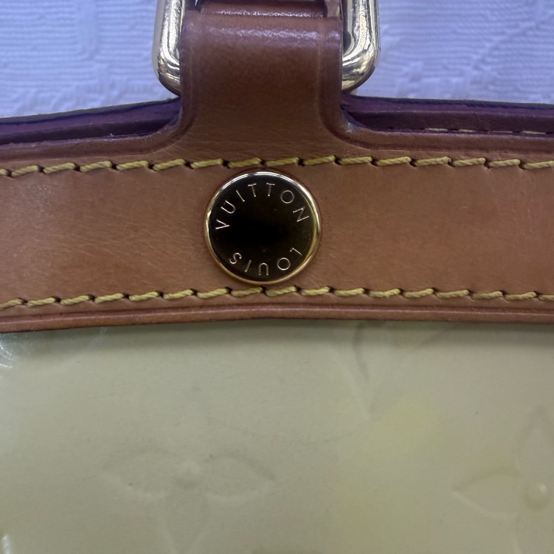 Louis Vuitton Brea Handbag-32