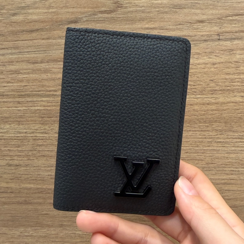LV 黑色牛皮對開卡包-0