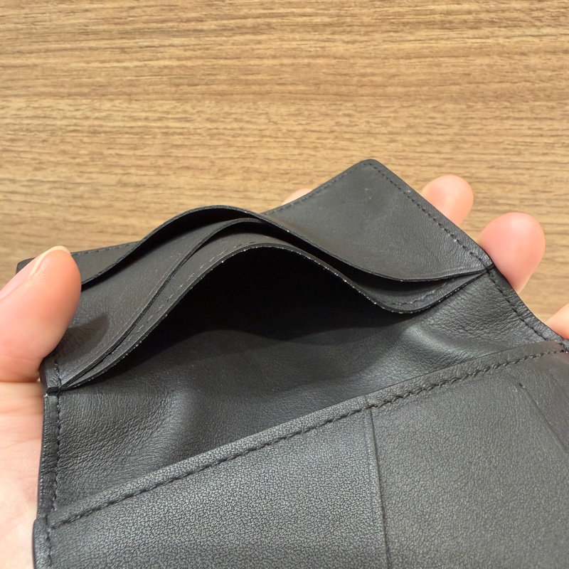 LV 黑色牛皮對開卡包-5