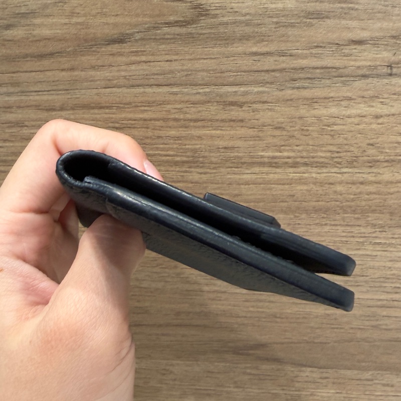 LV 黑色牛皮對開卡包-15