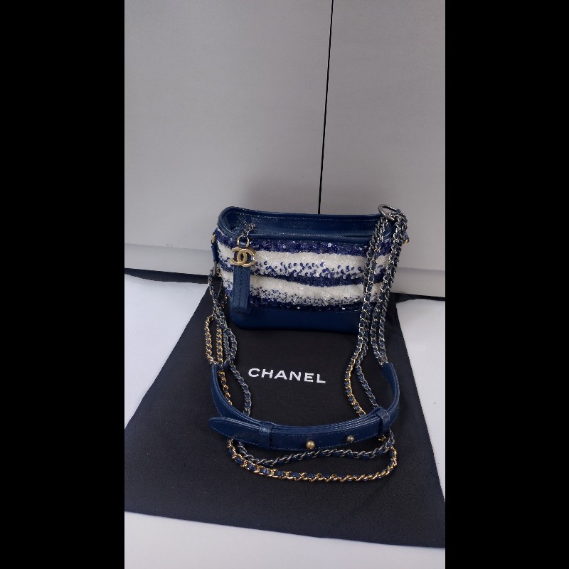 Chanel 藍白亮片秀款小號流浪斜背包-3