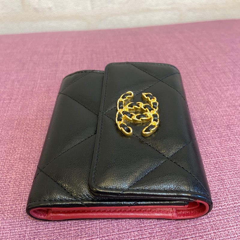 Chanel AP1064黑金羊皮19三折短夾-13