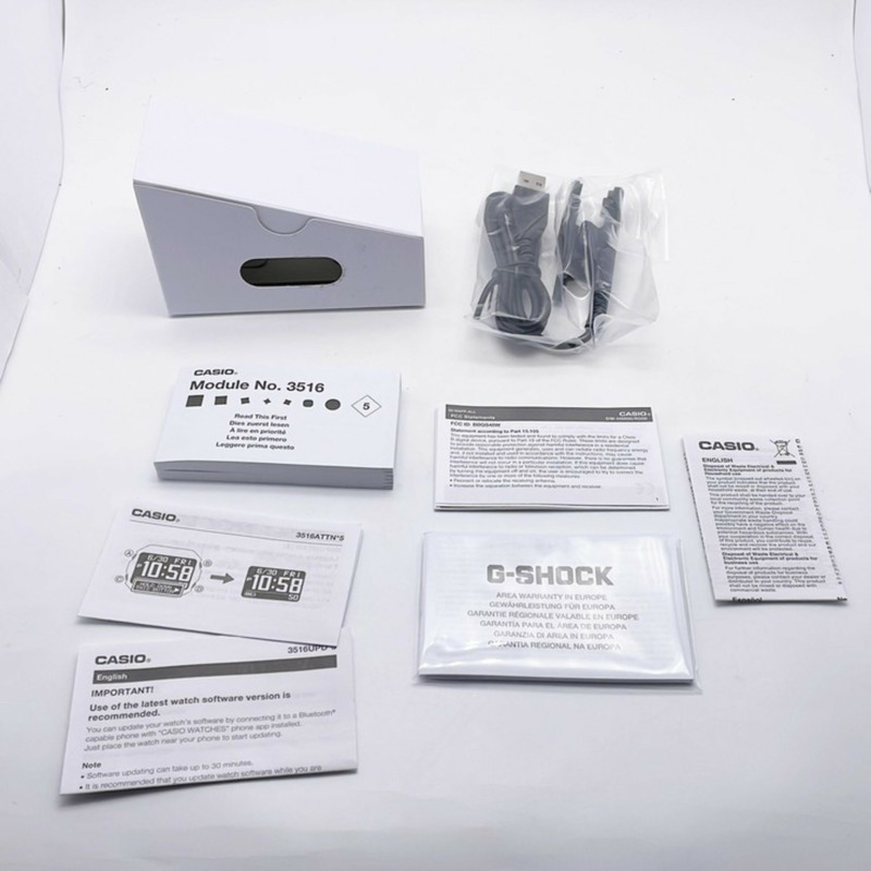 卡西歐 G-SHOCK GSQUAD 5600 系列 DWH56007JR 男士電子錶，黑色/白色配色，樹脂錶殼-3