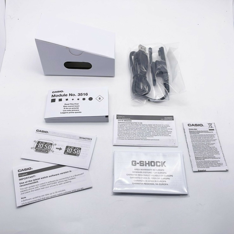 卡西歐 G-SHOCK GSQUAD 5600 系列 DWH56007JR 男士電子錶,黑色/白色配色,樹脂錶殼-3