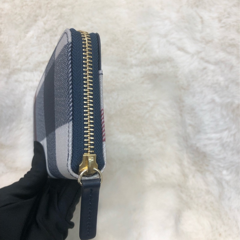 Burberry Blue Label 格仔拼藍色拉鍊長銀包 XB516-2