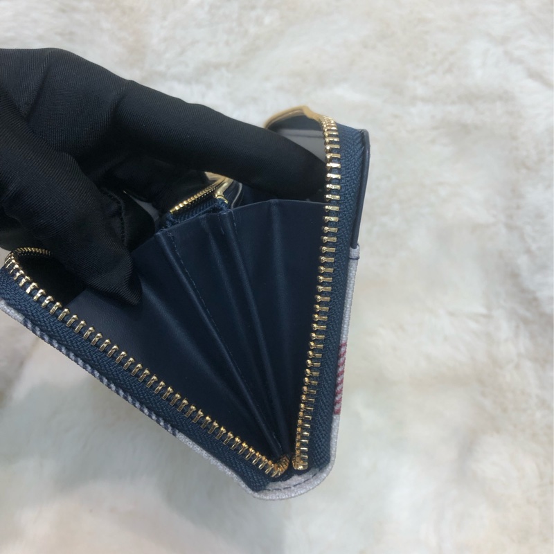 Burberry Blue Label 格仔拼藍色拉鍊長銀包 XB516-10