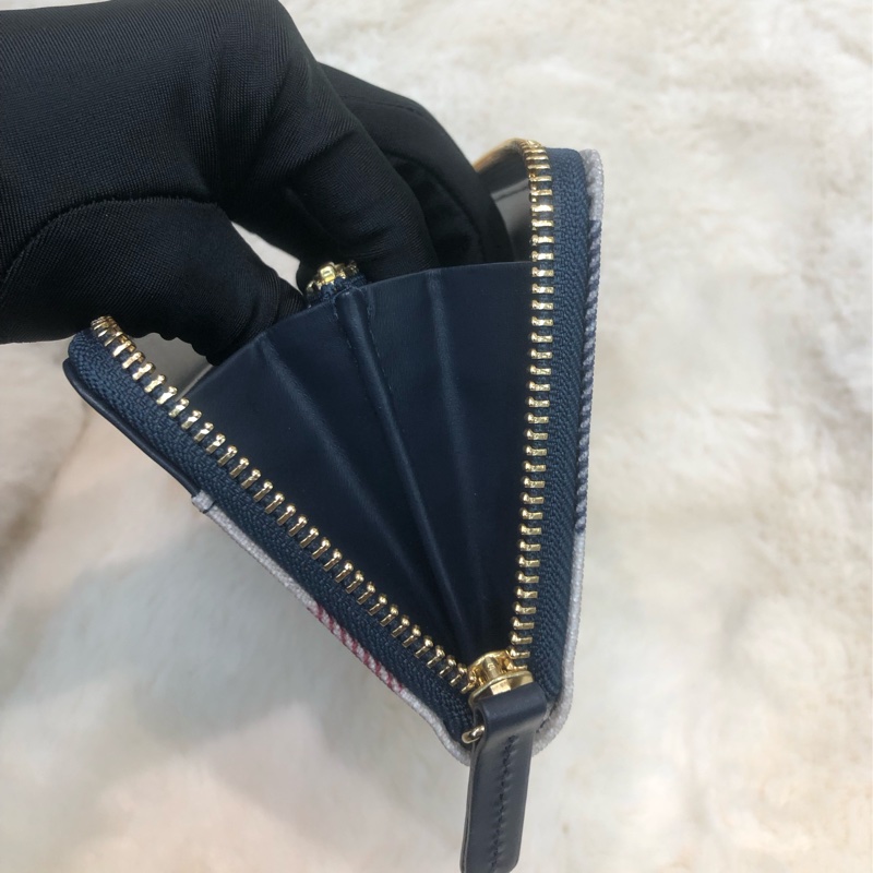 Burberry Blue Label 格仔拼藍色拉鍊長銀包 XB516-11