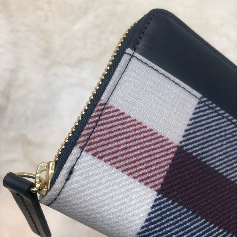 Burberry Blue Label 格仔拼藍色拉鍊長銀包 XB516-13