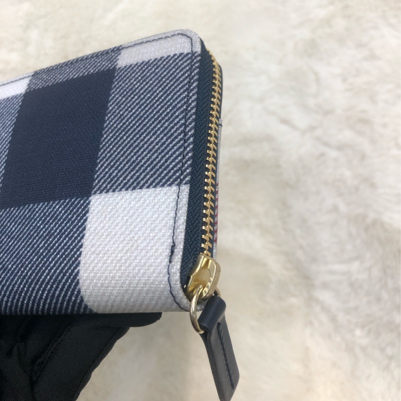 Burberry Blue Label 格仔拼藍色拉鍊長銀包 XB516-14