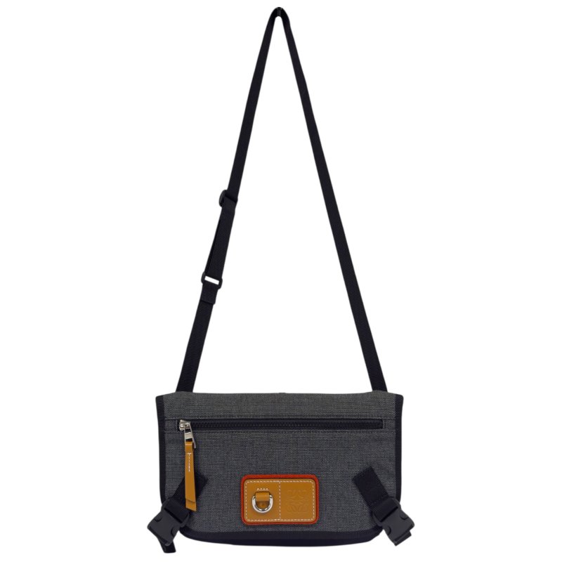 LOEWE 斜揹袋-1