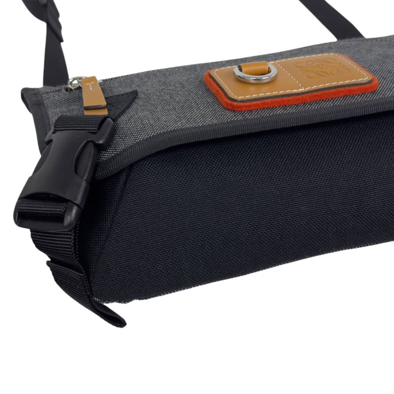 LOEWE 斜揹袋-5