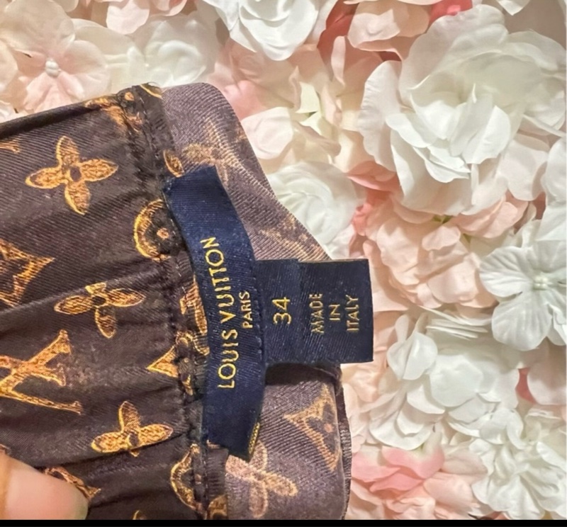 Lv真絲套裝34碼-7