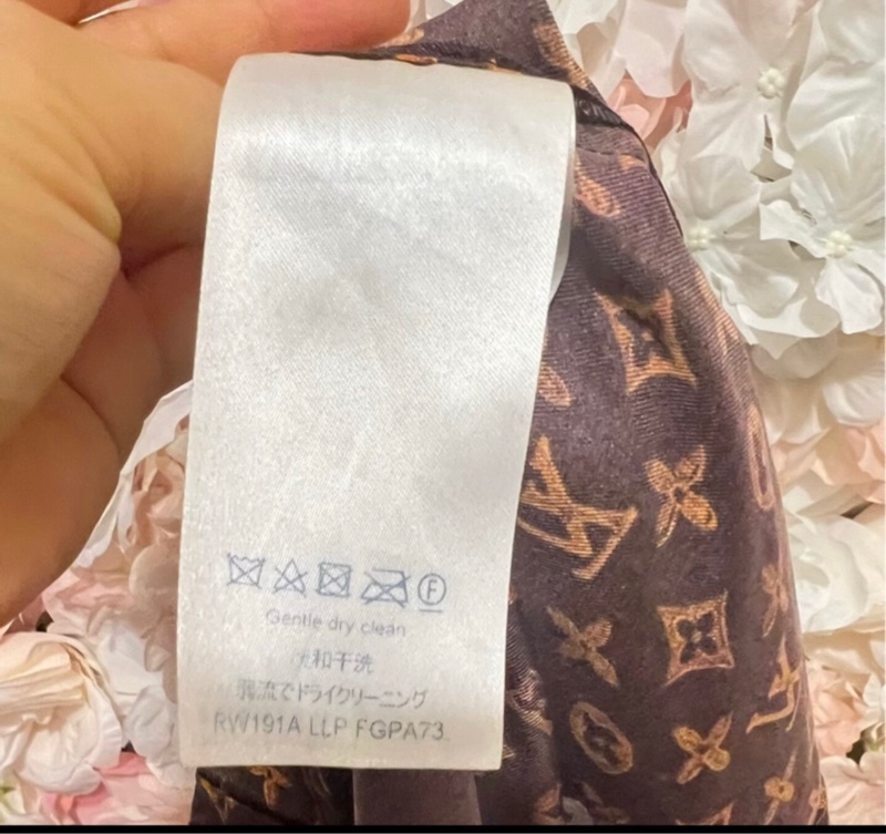 Lv真絲套裝34碼-9