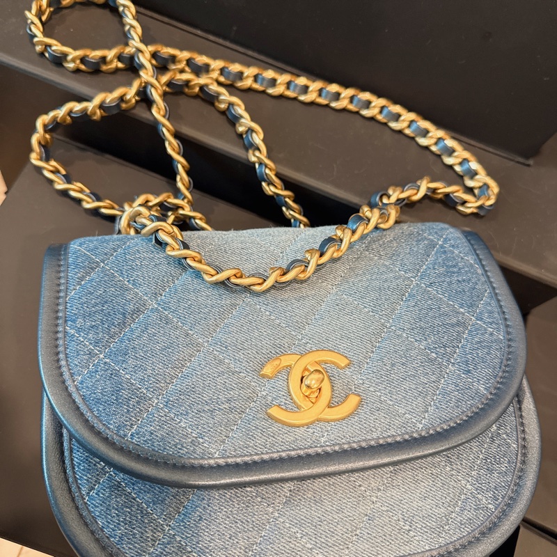 近全新🍀Chanel✨2024s牛仔丹寧郵差包馬鞍包 台灣購證-1
