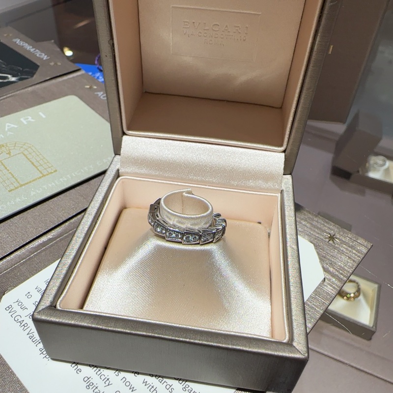 Bvlgari宝格丽 Serpenti viper系列白金满钻蛇戒-2