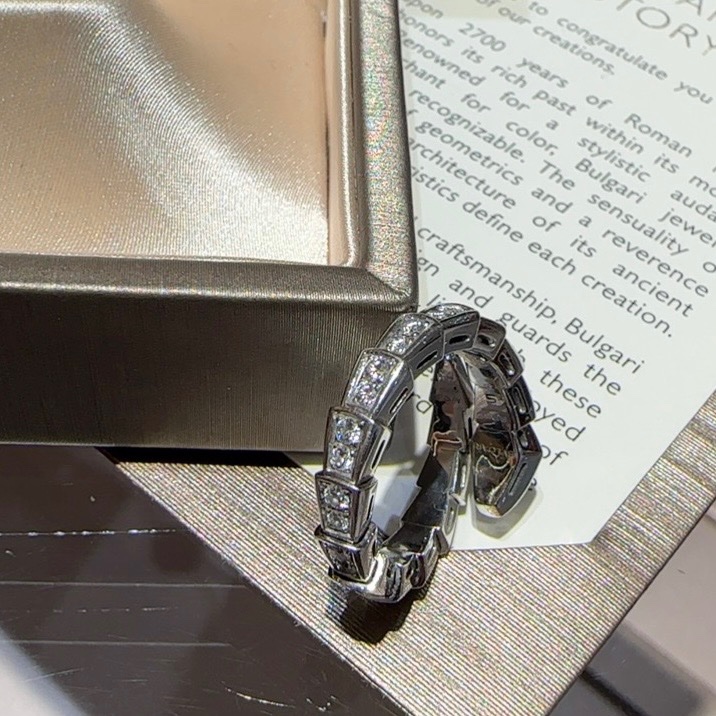 Bvlgari宝格丽 Serpenti viper系列白金满钻蛇戒-8