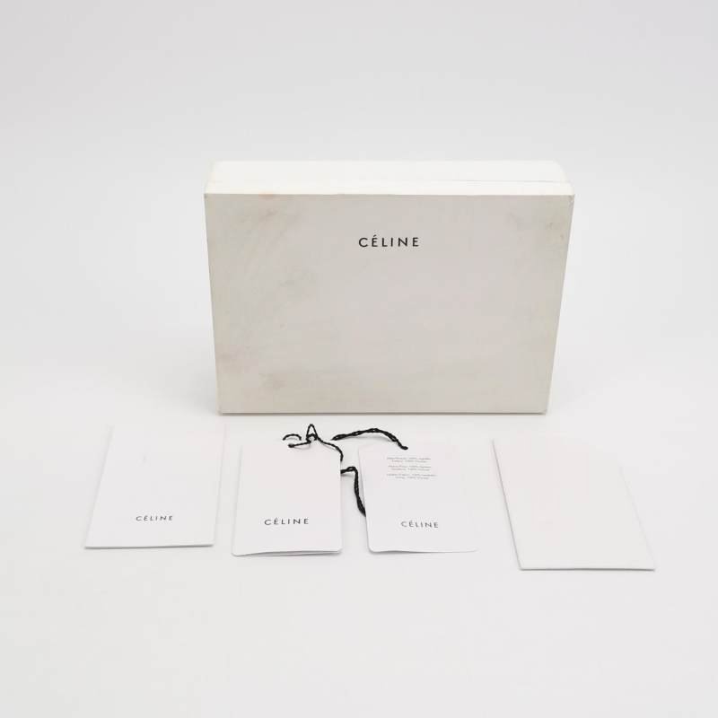 Celine牛皮純色字母Logo翻蓋錢包-6