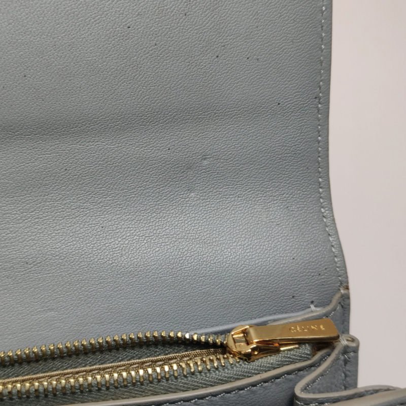 Celine牛皮純色字母Logo翻蓋錢包-16