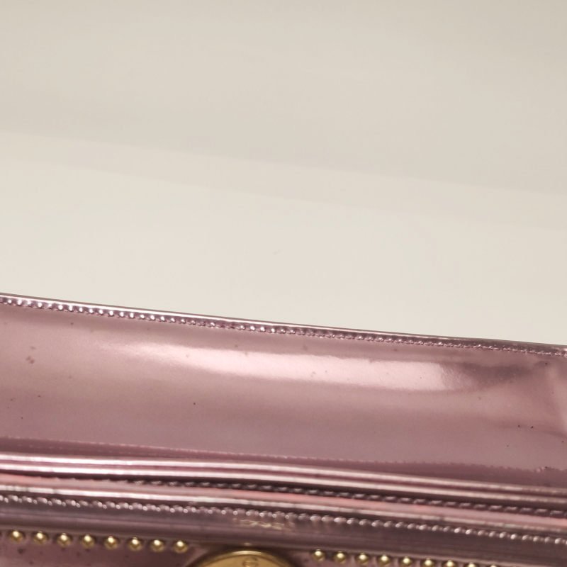 Dior Diorama盾牌包小號牛皮鉚釘盾形紋章搭扣單肩包-18