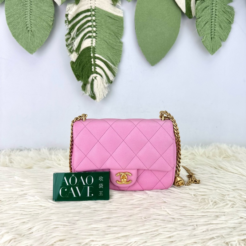 CHANEL 23P 粉色愛心調節扣荔枝紋皮 方胖子-0