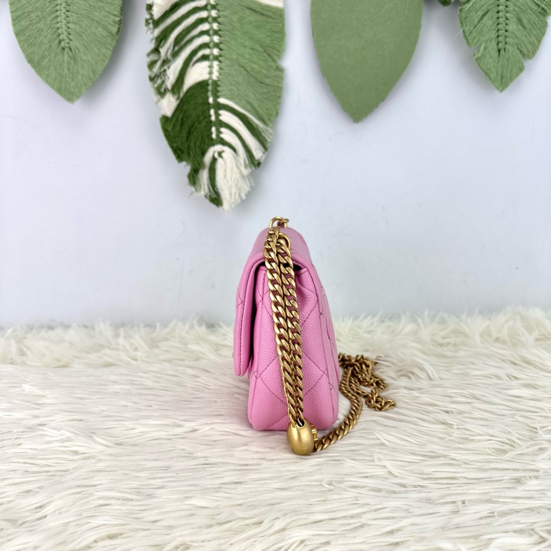 CHANEL 23P 粉色愛心調節扣荔枝紋皮 方胖子-2