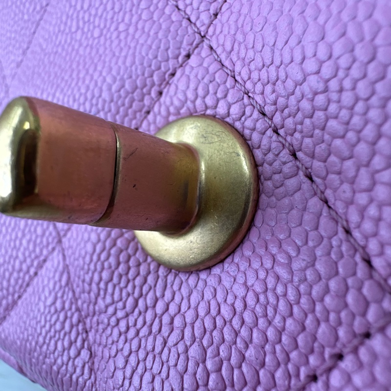 CHANEL 23P 粉色愛心調節扣荔枝紋皮 方胖子-10