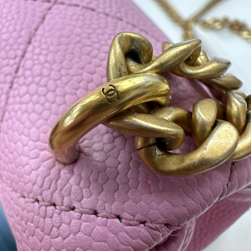 CHANEL 23P 粉色愛心調節扣荔枝紋皮 方胖子-14
