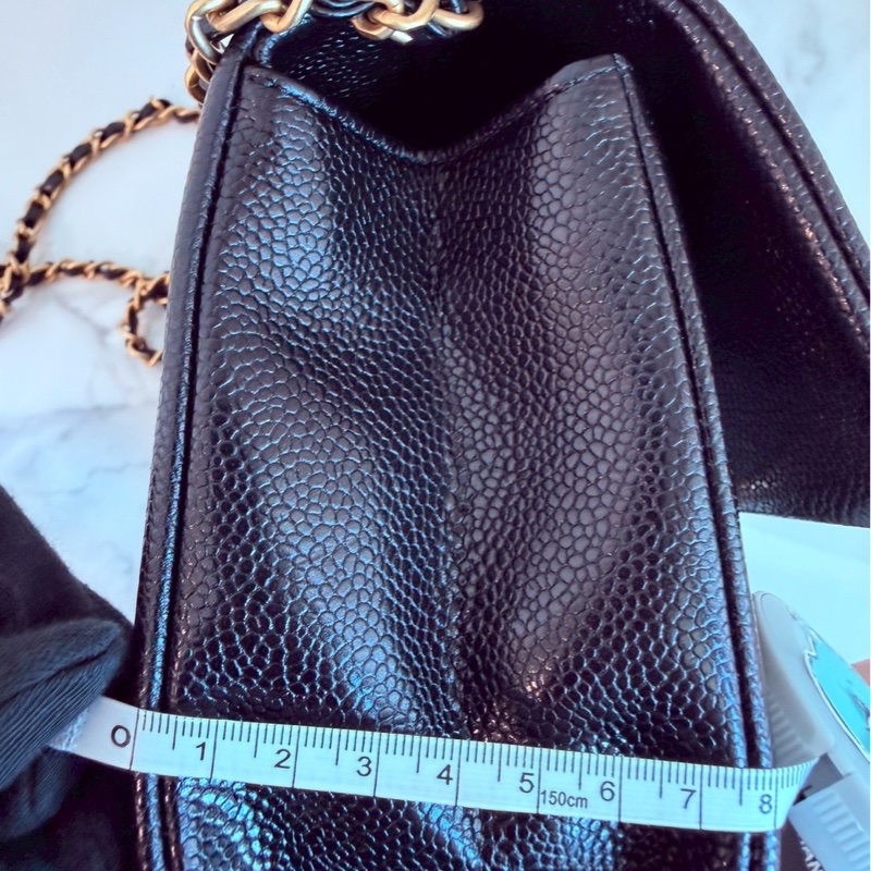 Chanel✨2024K復古金幣皮穿鏈條黑金荔枝皮金幣CF23 中號 晶片款-9