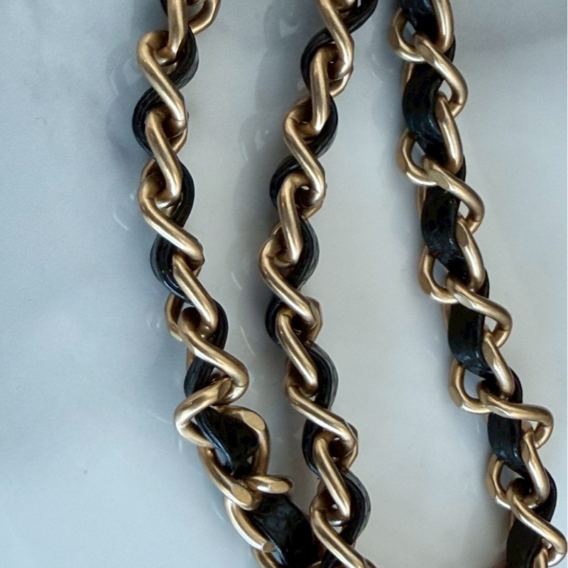 Chanel✨2024K復古金幣皮穿鏈條黑金荔枝皮金幣CF23 中號 晶片款-30