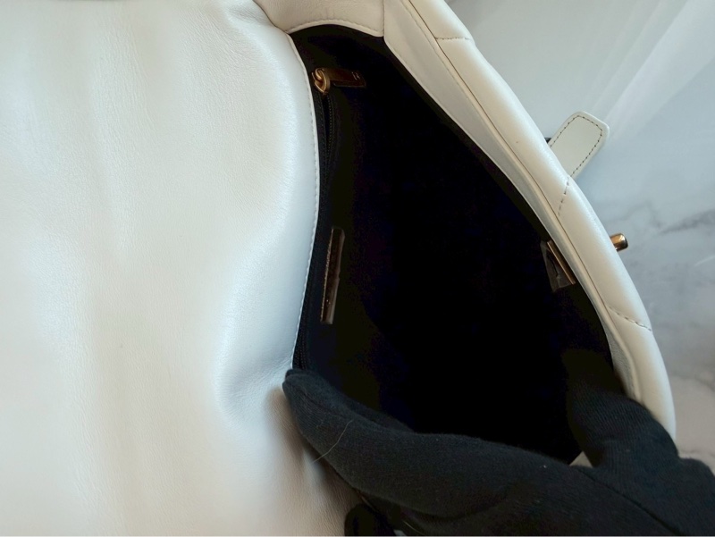 Chanel✨19bag 26公分 小號白色金釦鏈條包單肩包斜背包-24