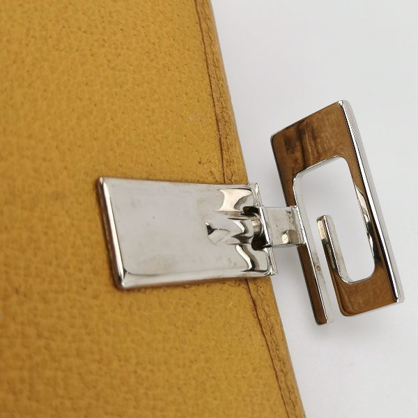 Gucci牛皮純色字母Logo錢包-7