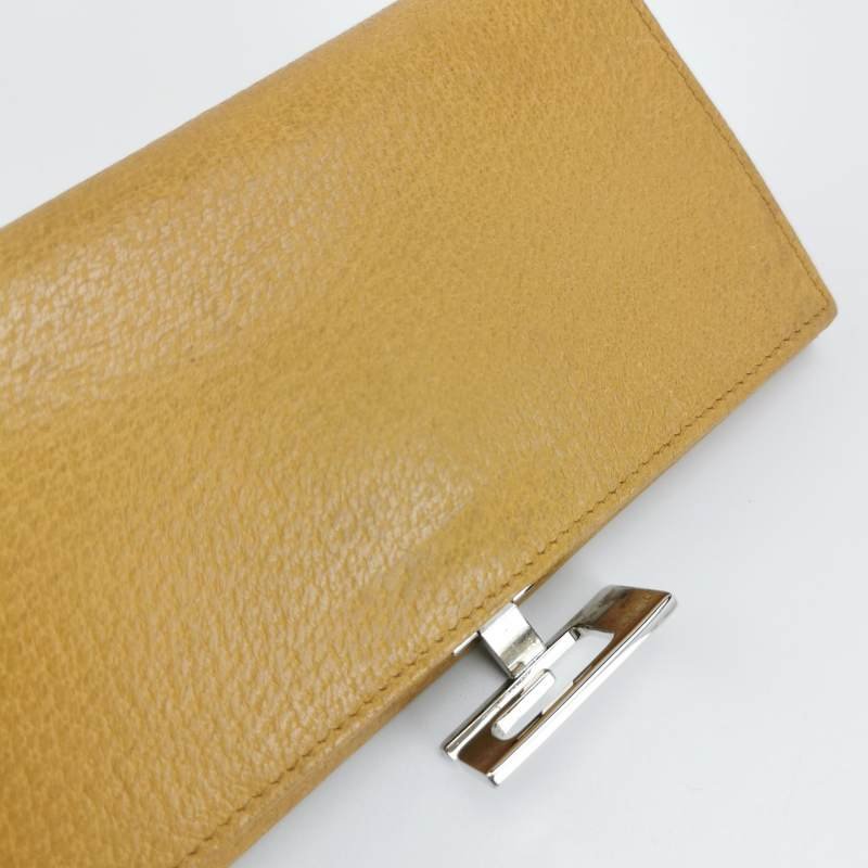 Gucci牛皮純色字母Logo錢包-10