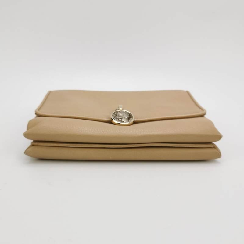 Bvlgari牛皮純色金屬扣單肩包-5