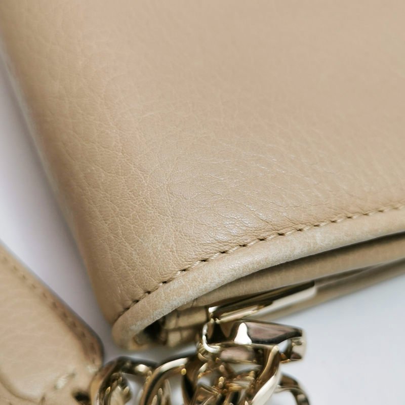 Bvlgari牛皮純色金屬扣單肩包-16