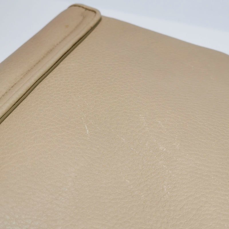 Bvlgari牛皮純色金屬扣單肩包-17