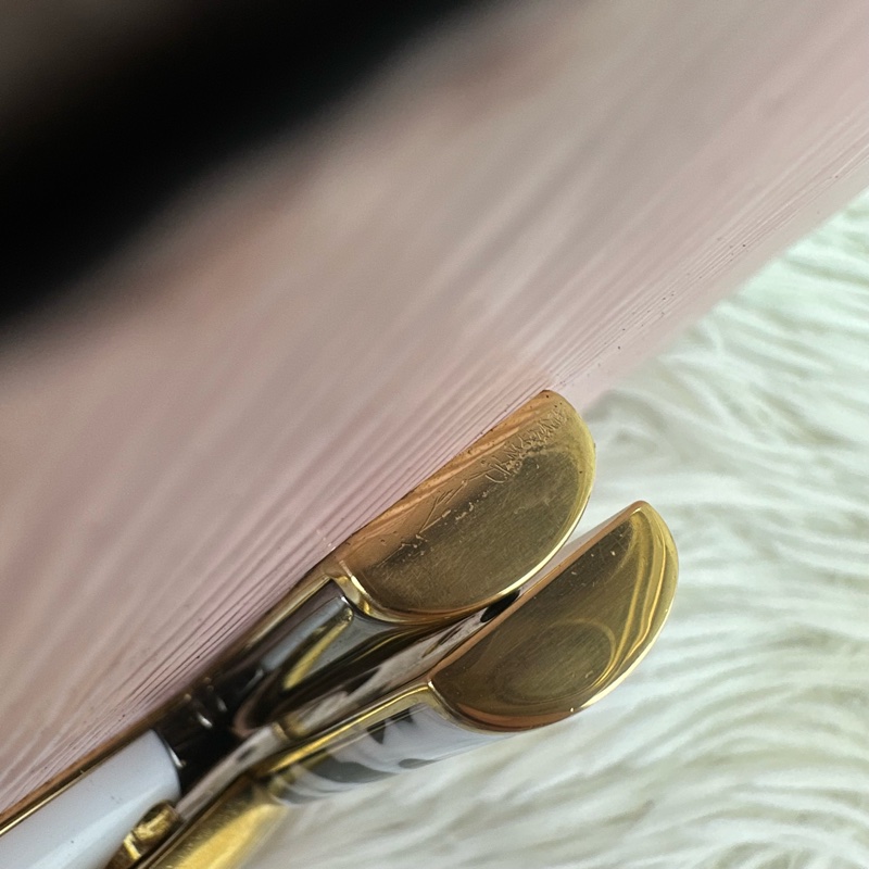 LV Twist 粉紅水波紋旋轉扣 PM Size 晶片款-13