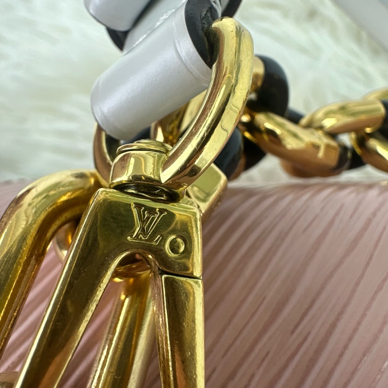 LV Twist 粉紅水波紋旋轉扣 PM Size 晶片款-16