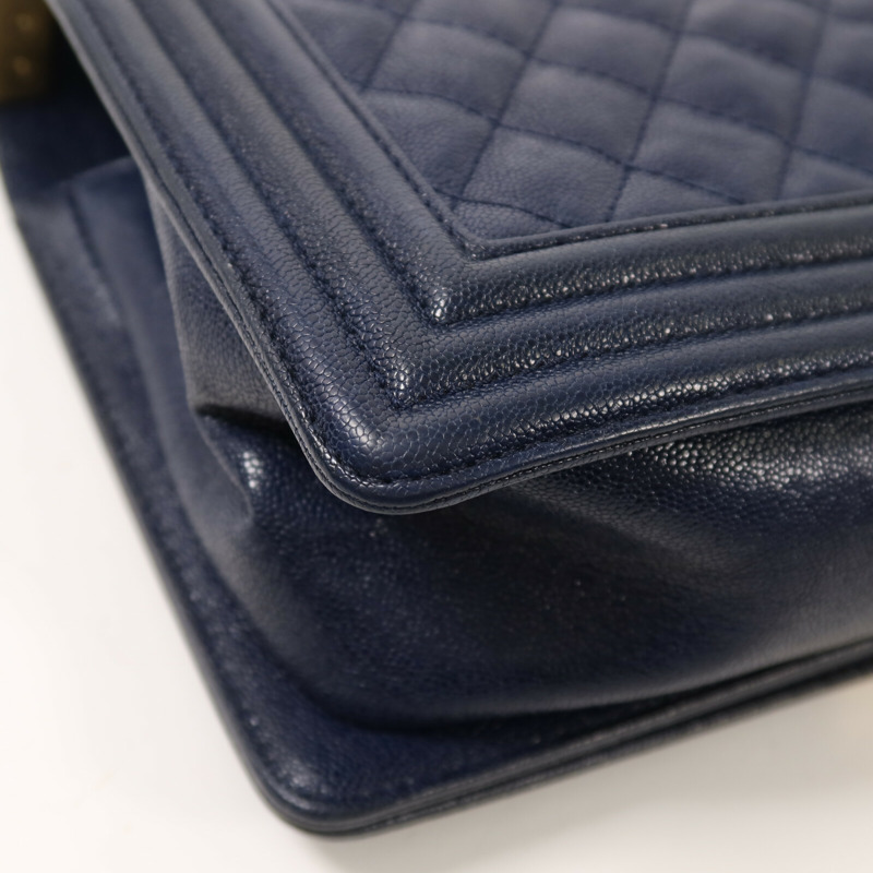 CHANEL 牛皮皮革Boy 25金扣鏈帶肩背袋-11