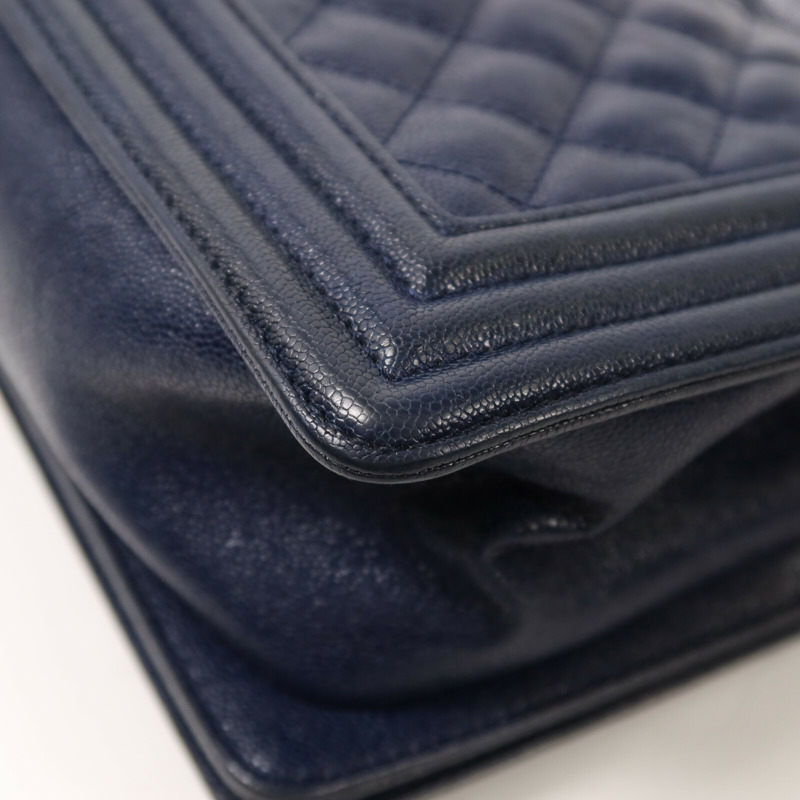 CHANEL 牛皮皮革Boy 25金扣鏈帶肩背袋-12