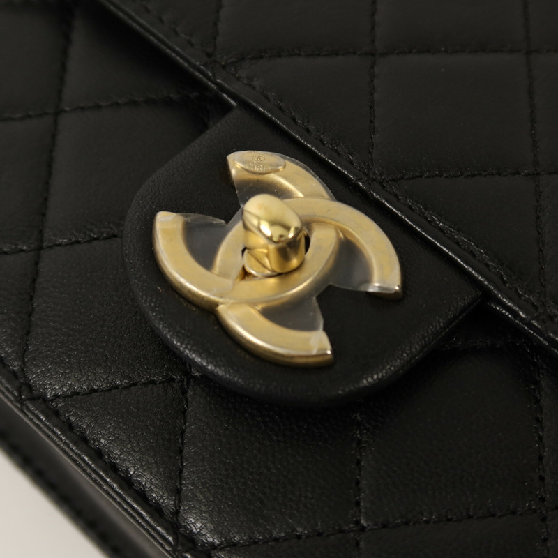 CHANEL 羊皮皮革Chain Shoulder金扣鏈帶肩背袋-8