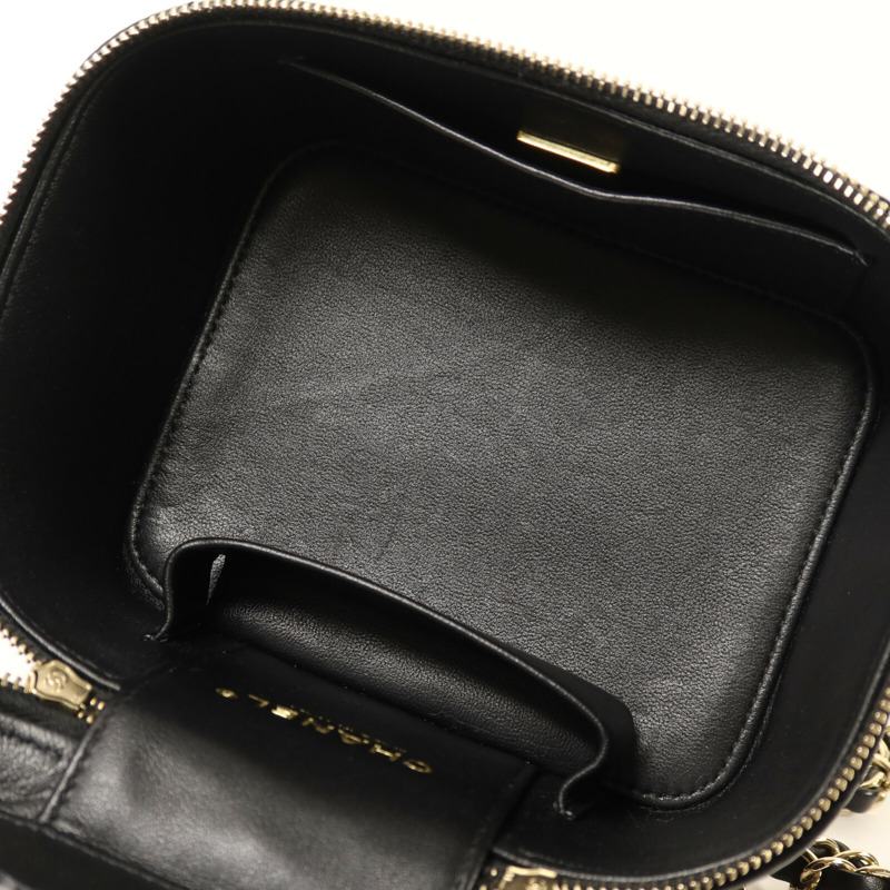 CHANEL 羊皮皮革Vanity Case金扣鏈帶手挽肩背兩用袋-5