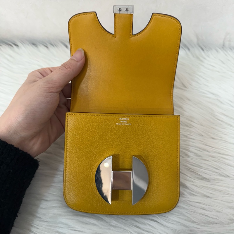 Hermes 芥末黃牛皮銀釦卡包 2002-22