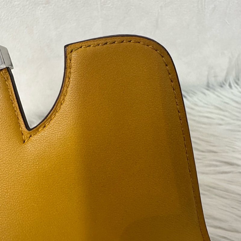 Hermes 芥末黃牛皮銀釦卡包 2002-26