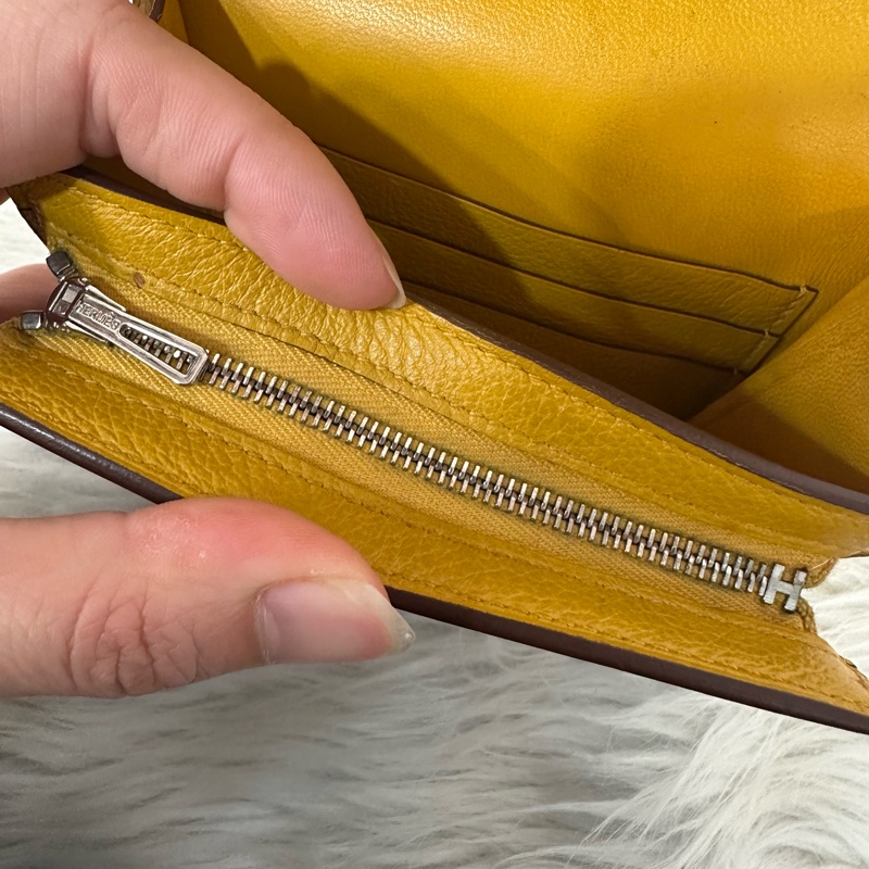 Hermes 芥末黃牛皮銀釦卡包 2002-42