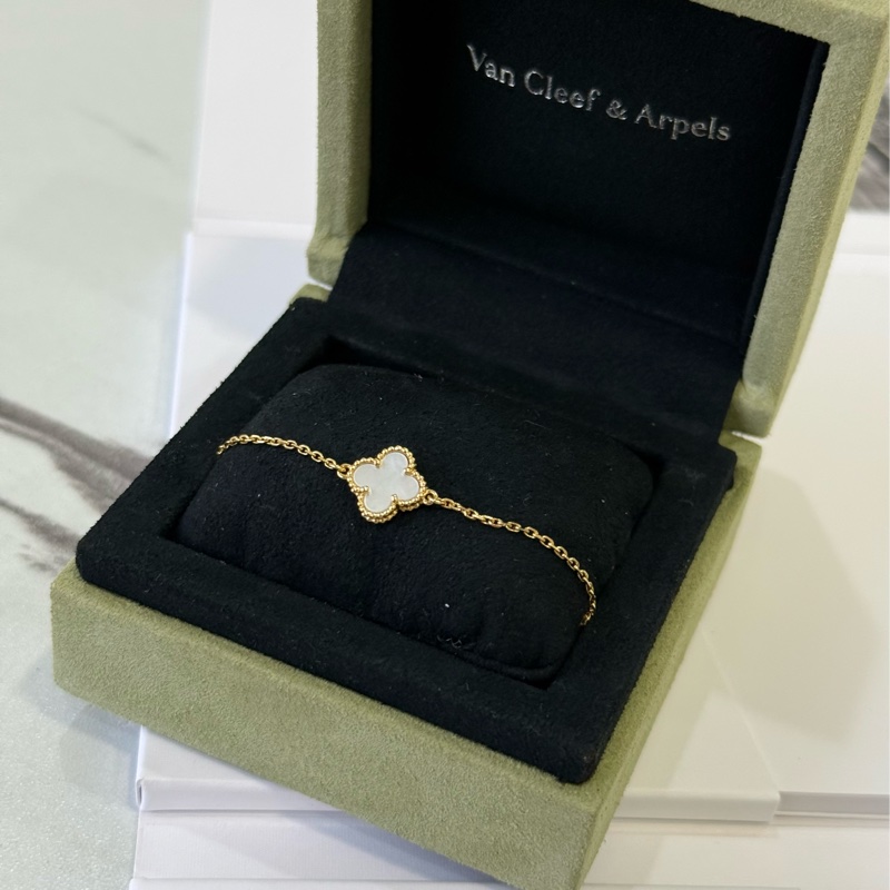 Van Cleef & Arpels mini 白珍珠貝母手鍊-1