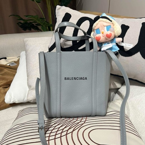 Balenciaga everyday tote bag calfskin
