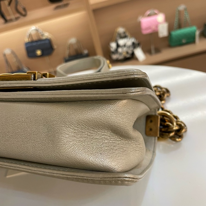 Chanel 香奈儿 蛇纹Leboy小號20开 限量款 精致立体花朵 非常洋气 正常使用痕迹-6