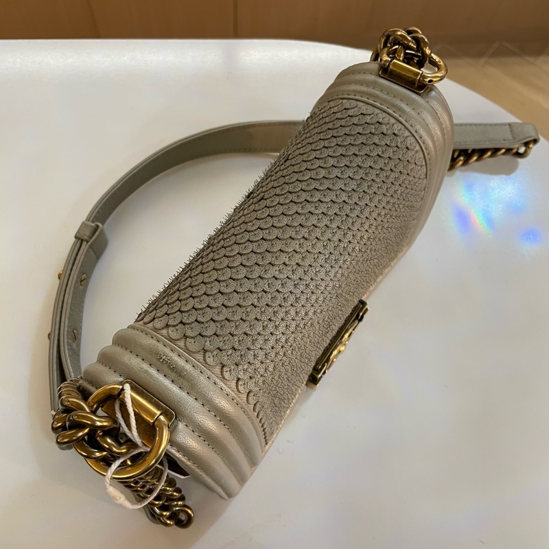 Chanel 香奈儿 蛇纹Leboy小號20开 限量款 精致立体花朵 非常洋气 正常使用痕迹-8